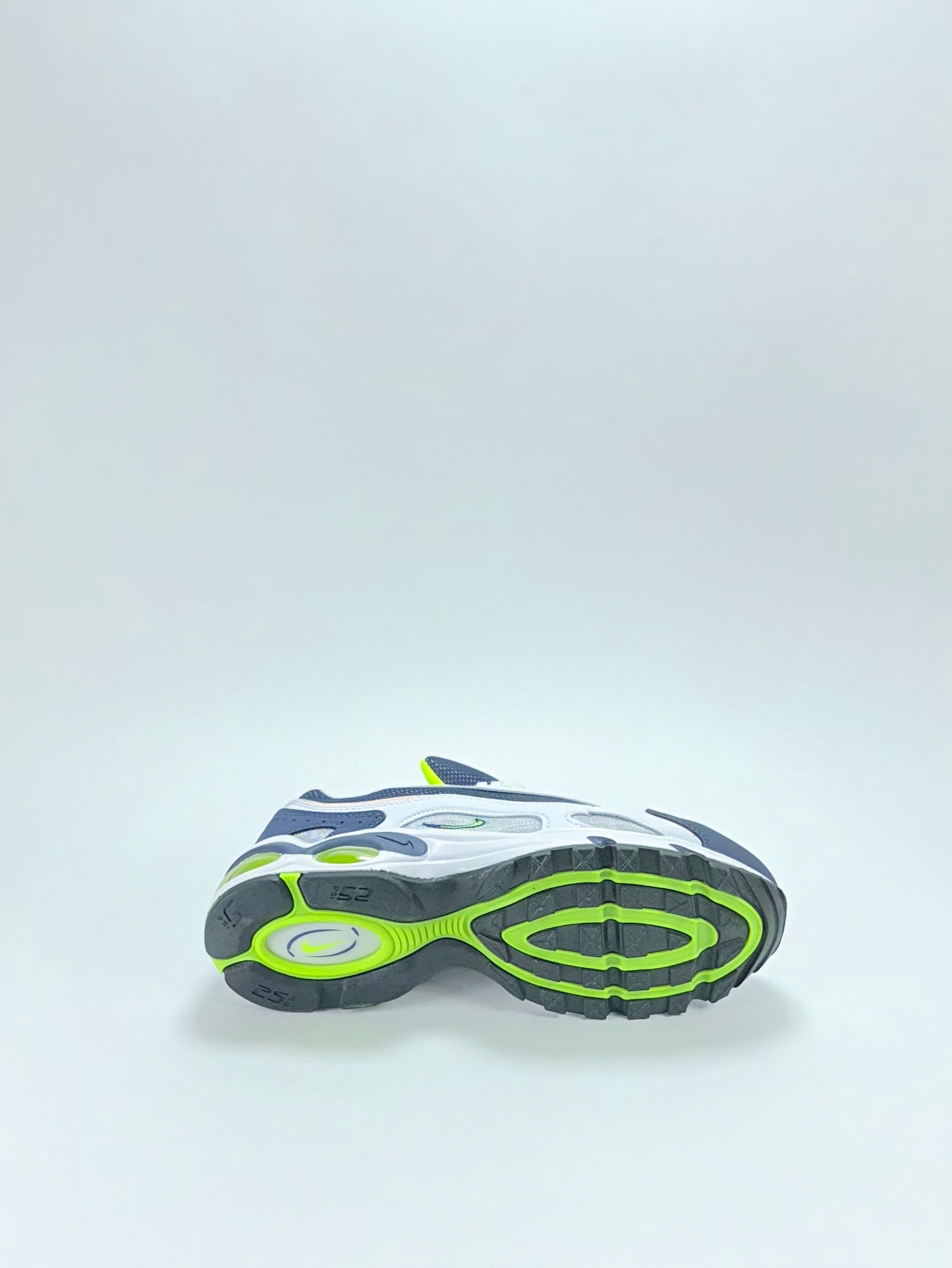 Nike Tailwind 2