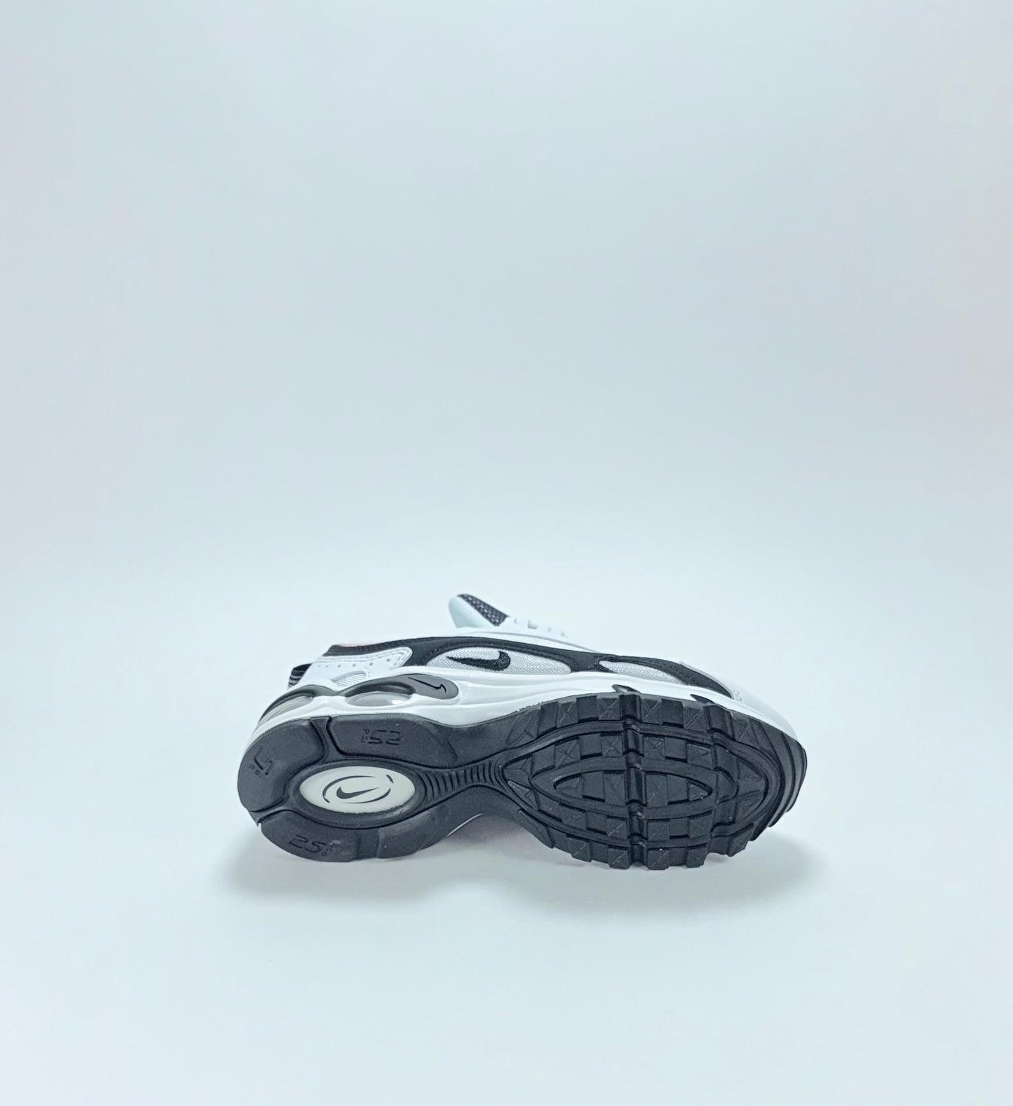 Nike Tailwind 2