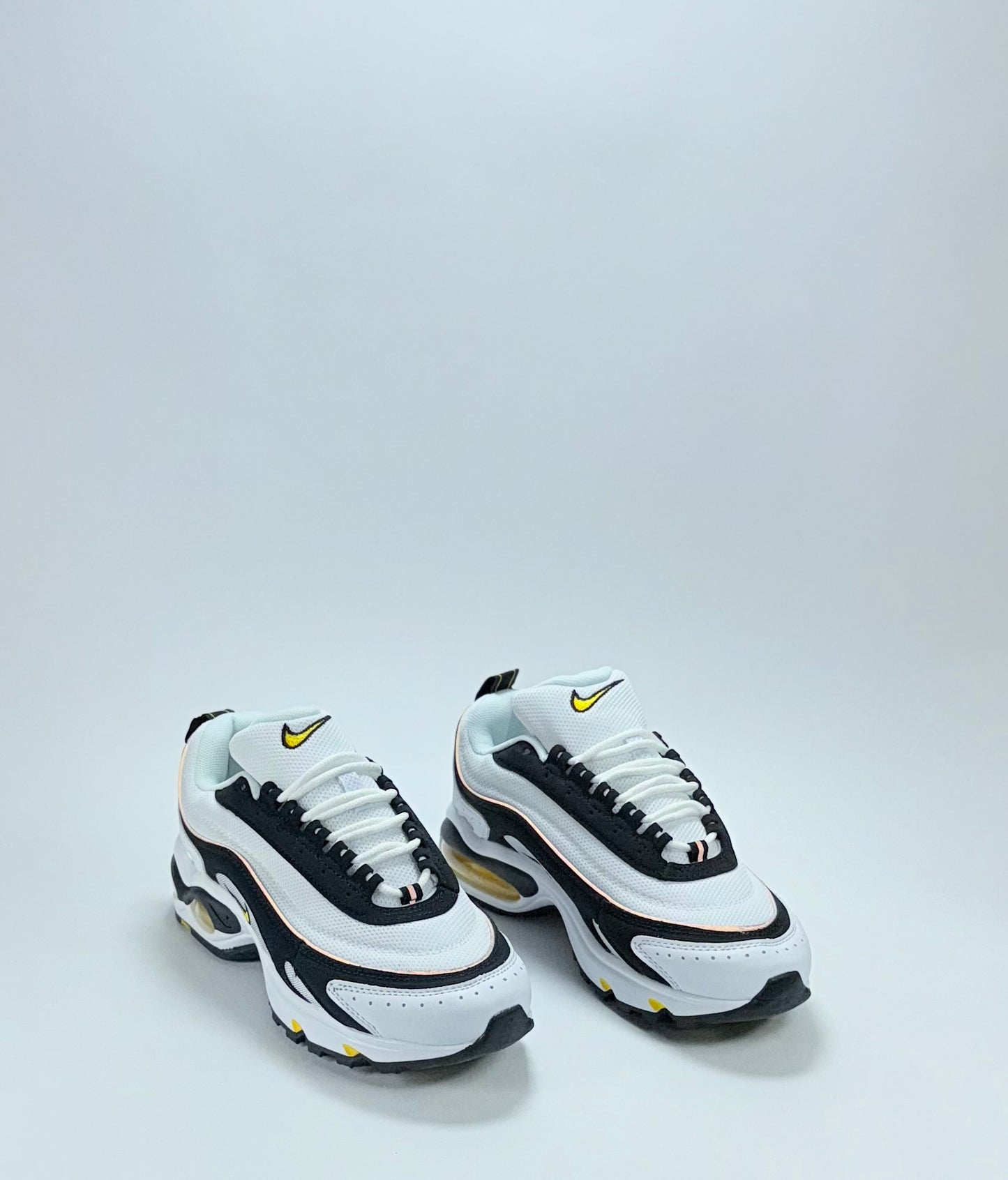 Nike Tailwind 2