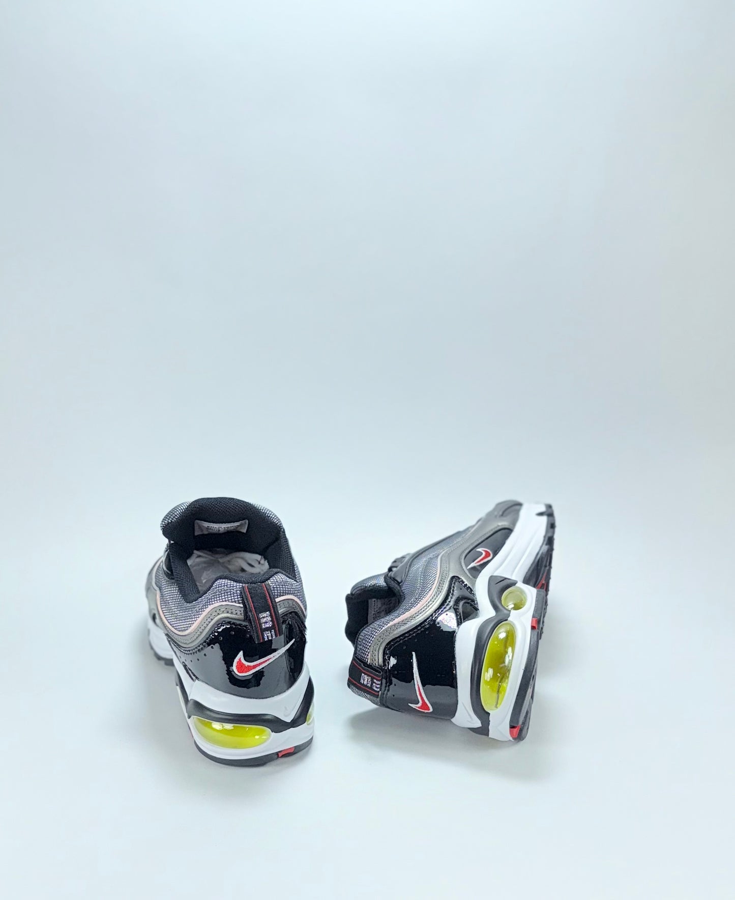 Nike Tailwind 2