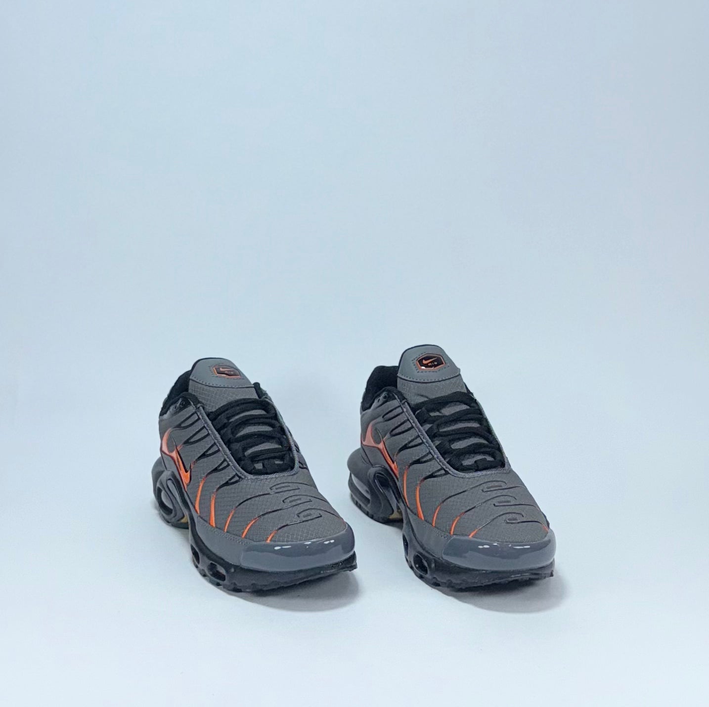 Nike TN Gris Naranja
