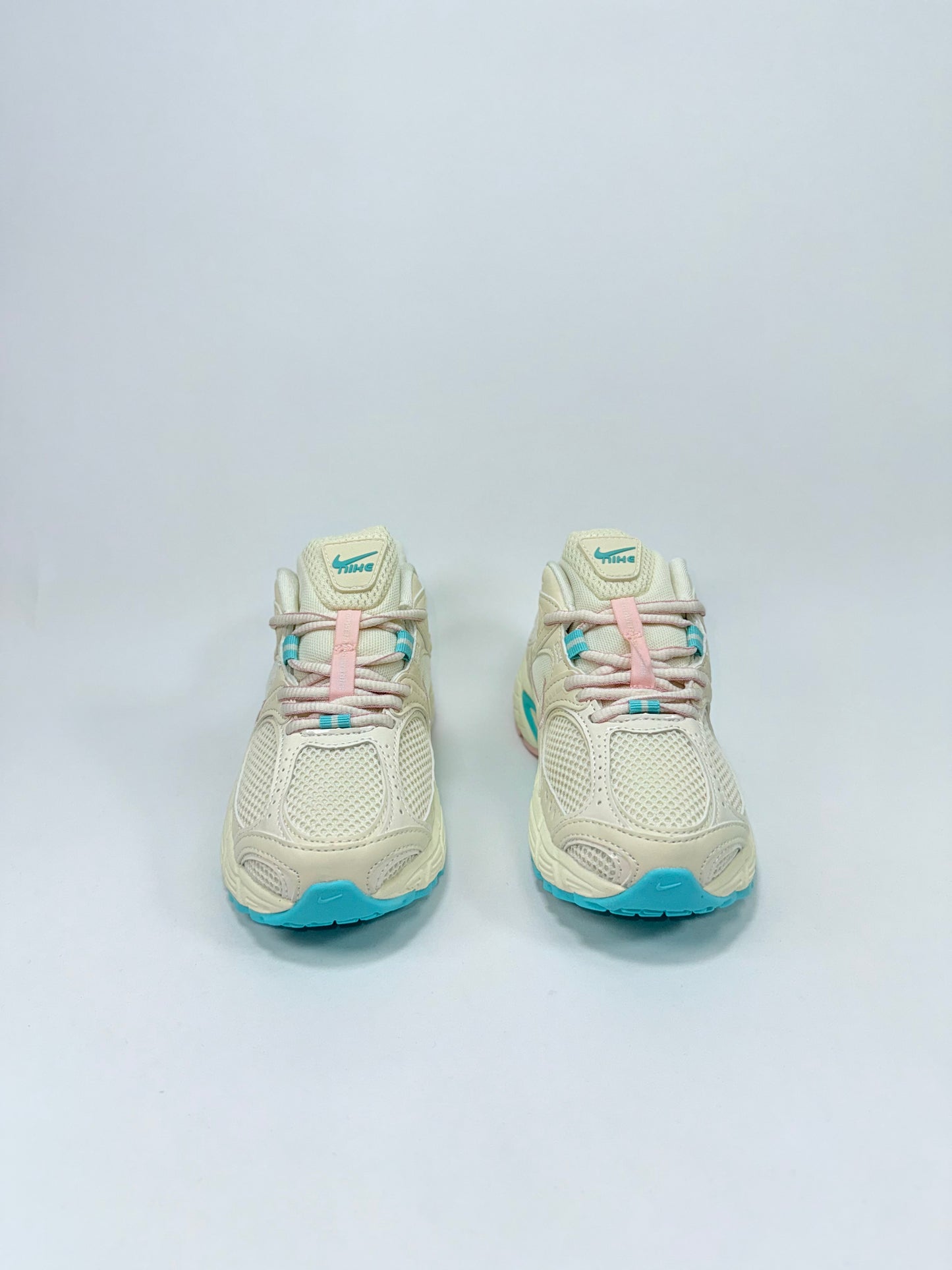 Nike Vomero Beige Azul