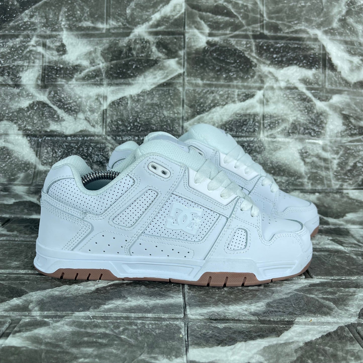 DC Shoes