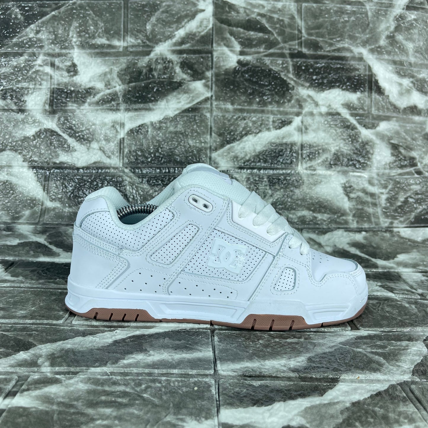DC Shoes