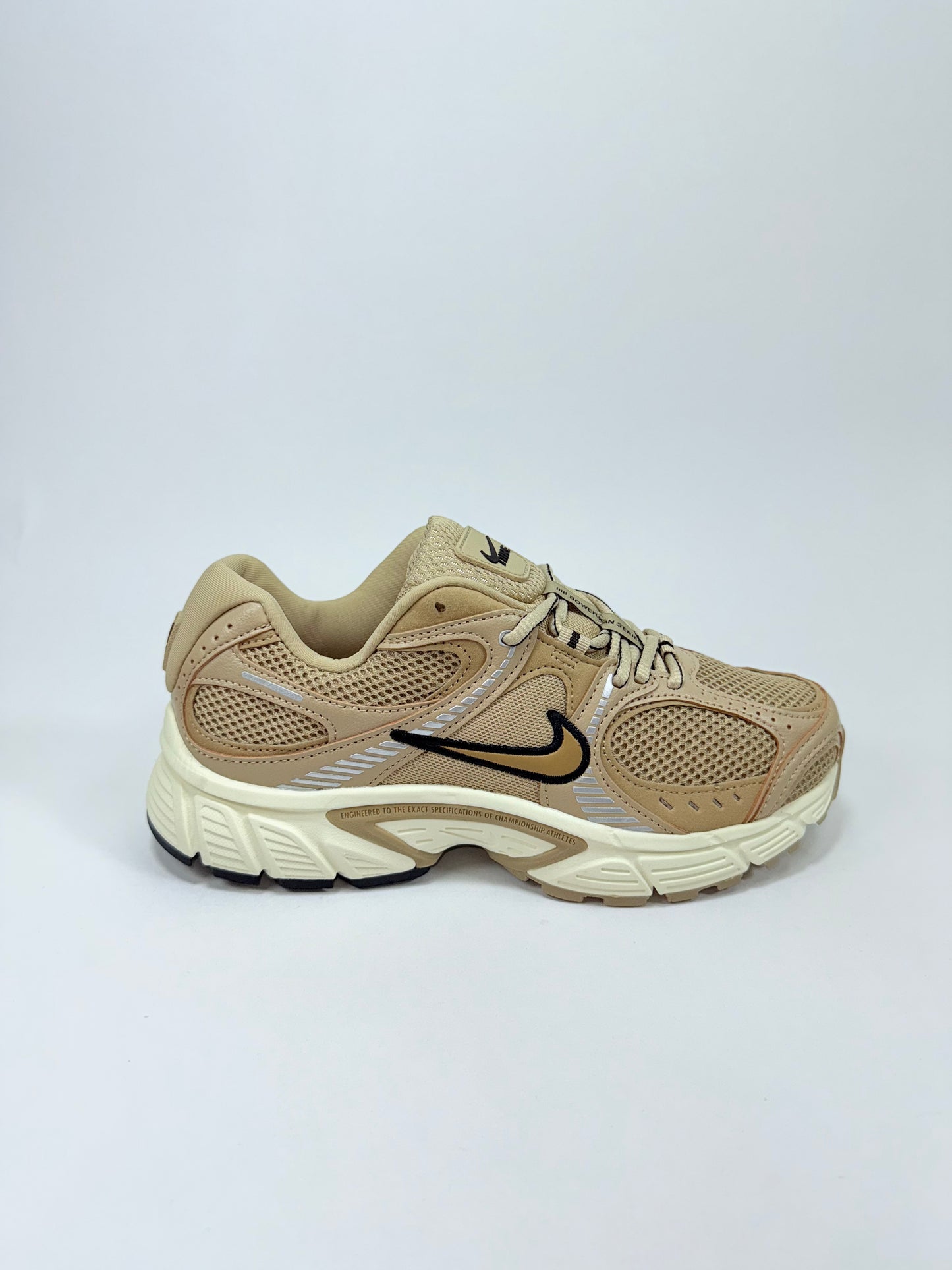 Nike Vomero Beige Negra