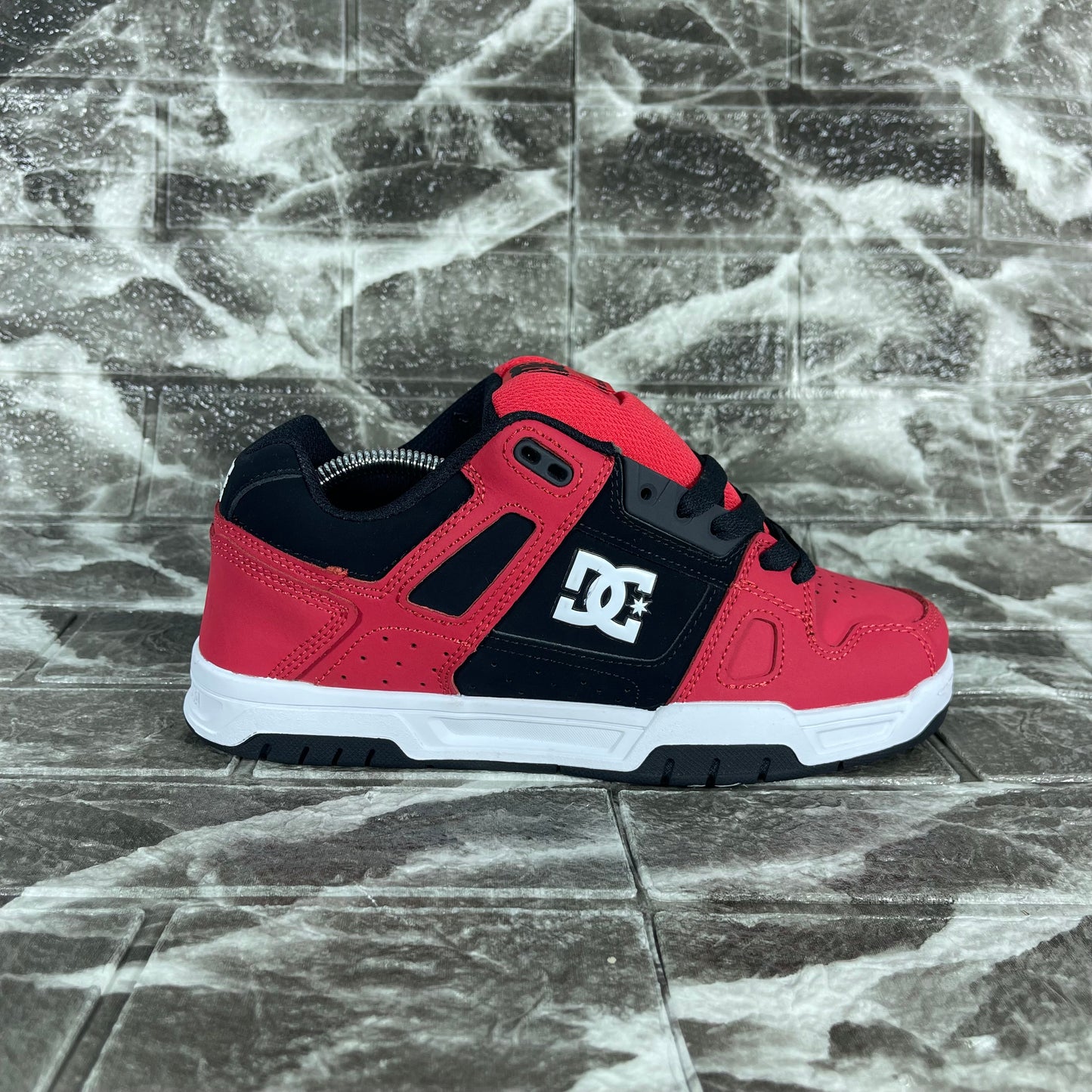 DC Shoes
