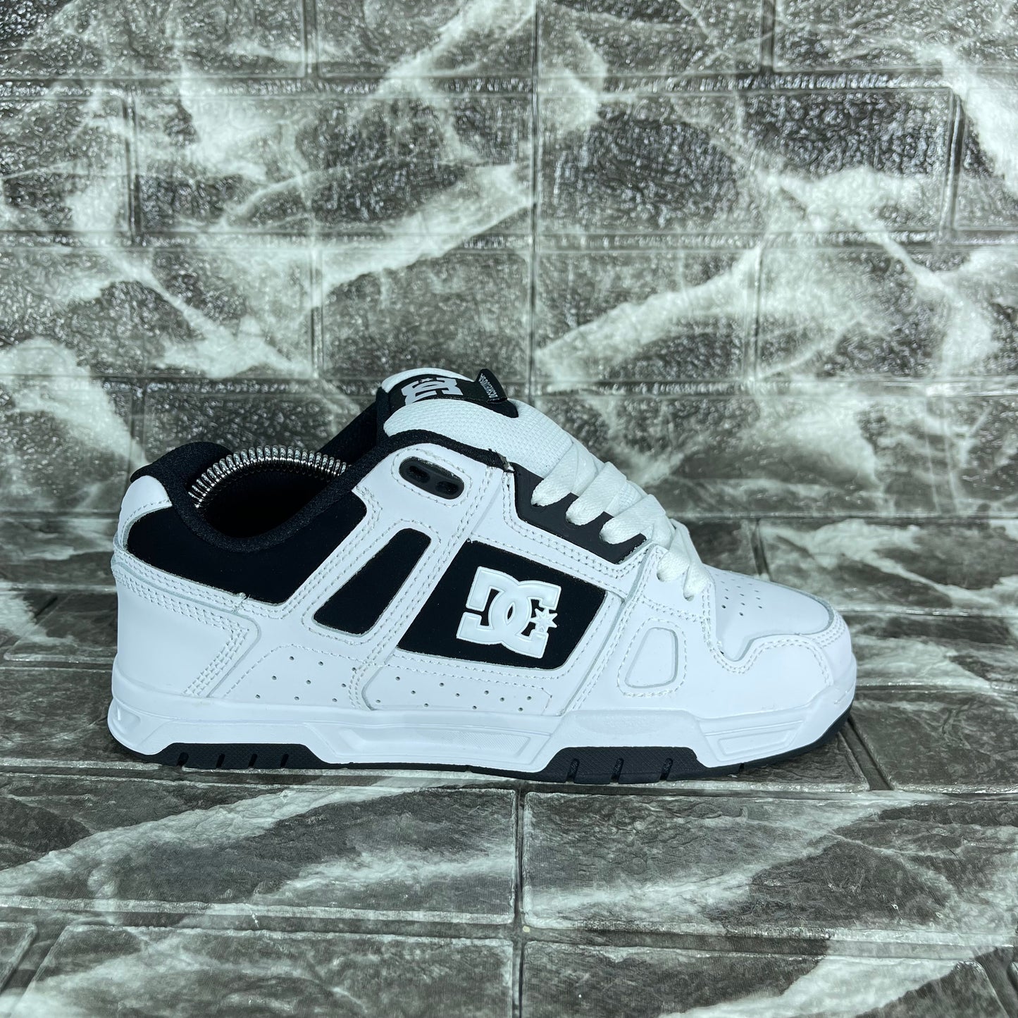 DC Shoes