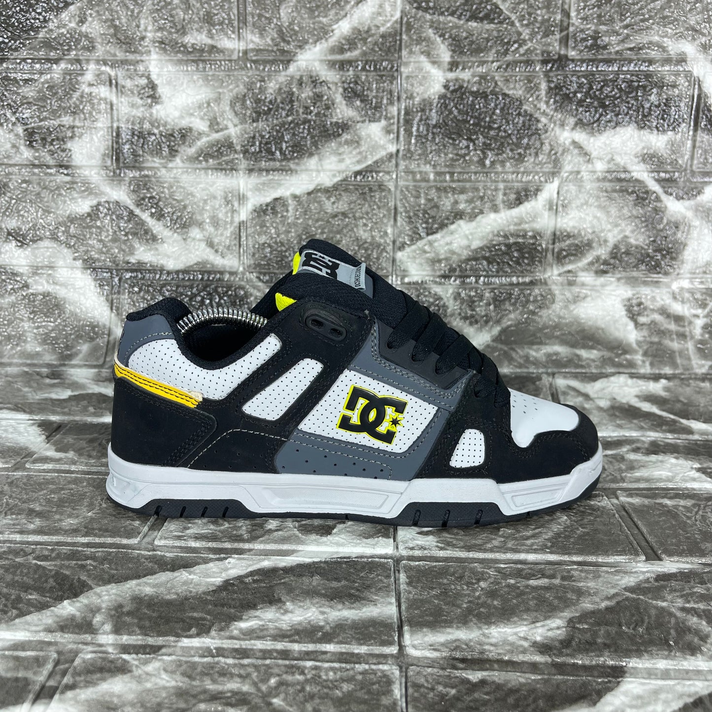 DC Shoes