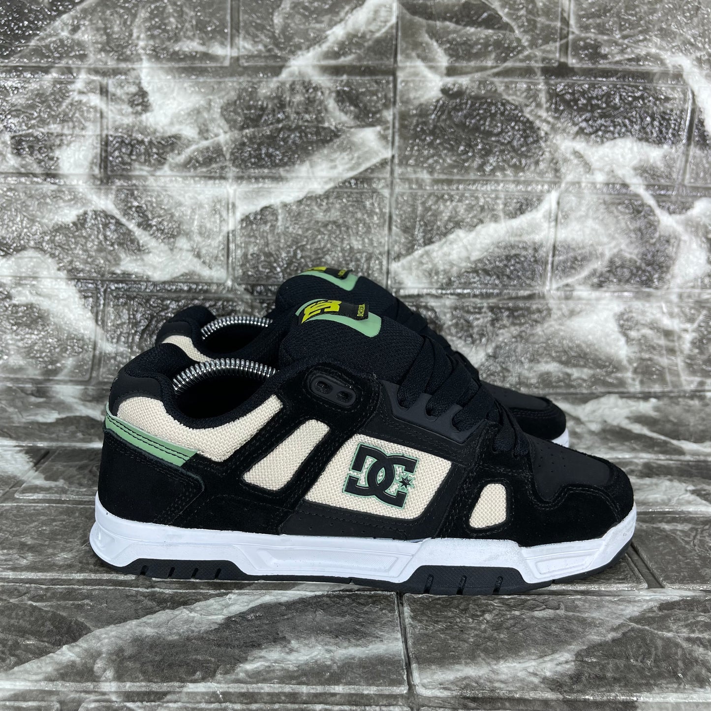 DC Shoes