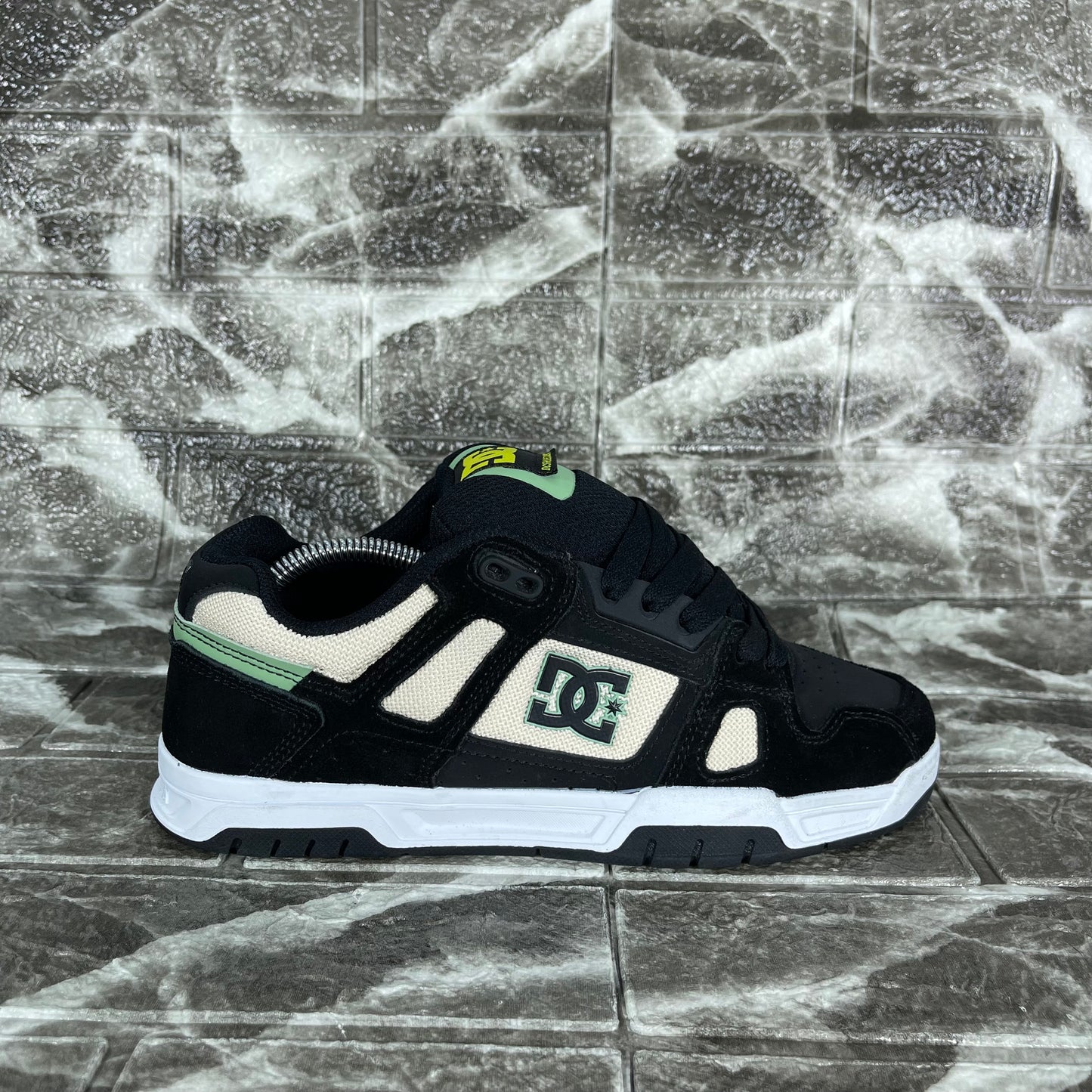 DC Shoes