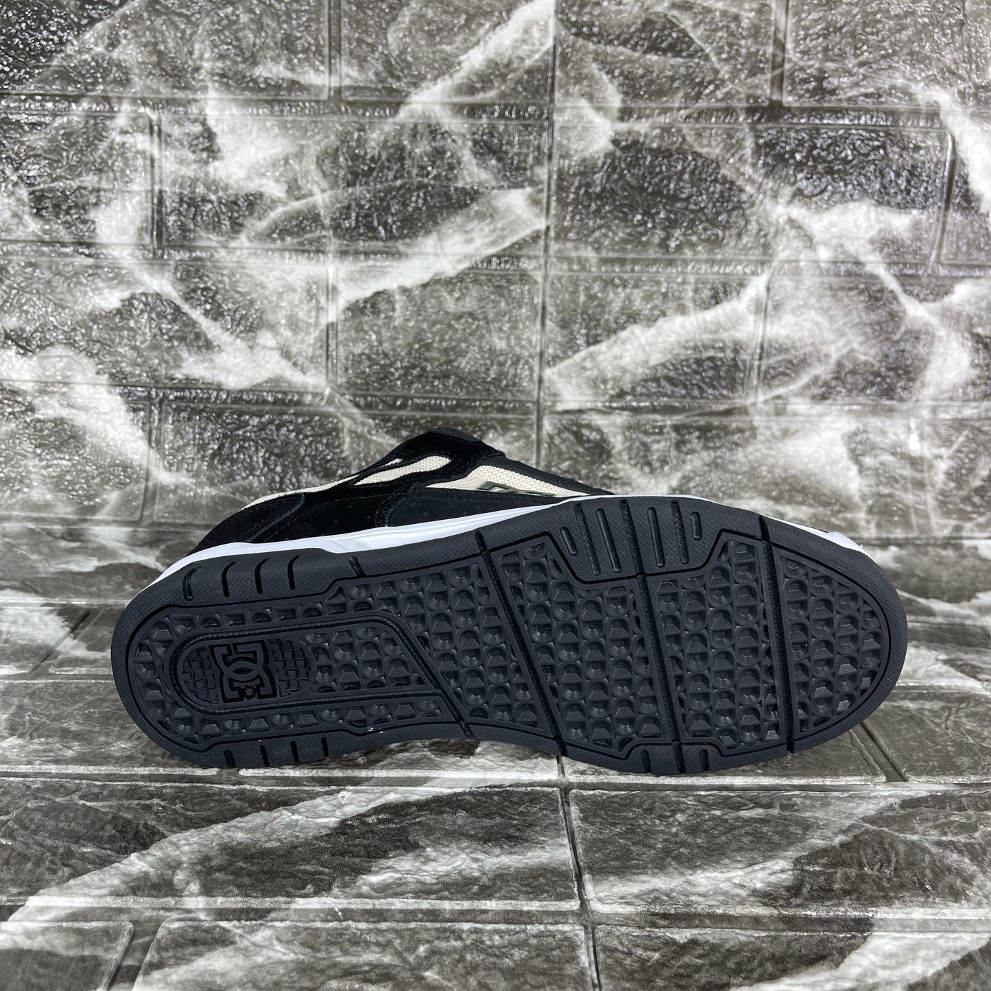 DC Shoes