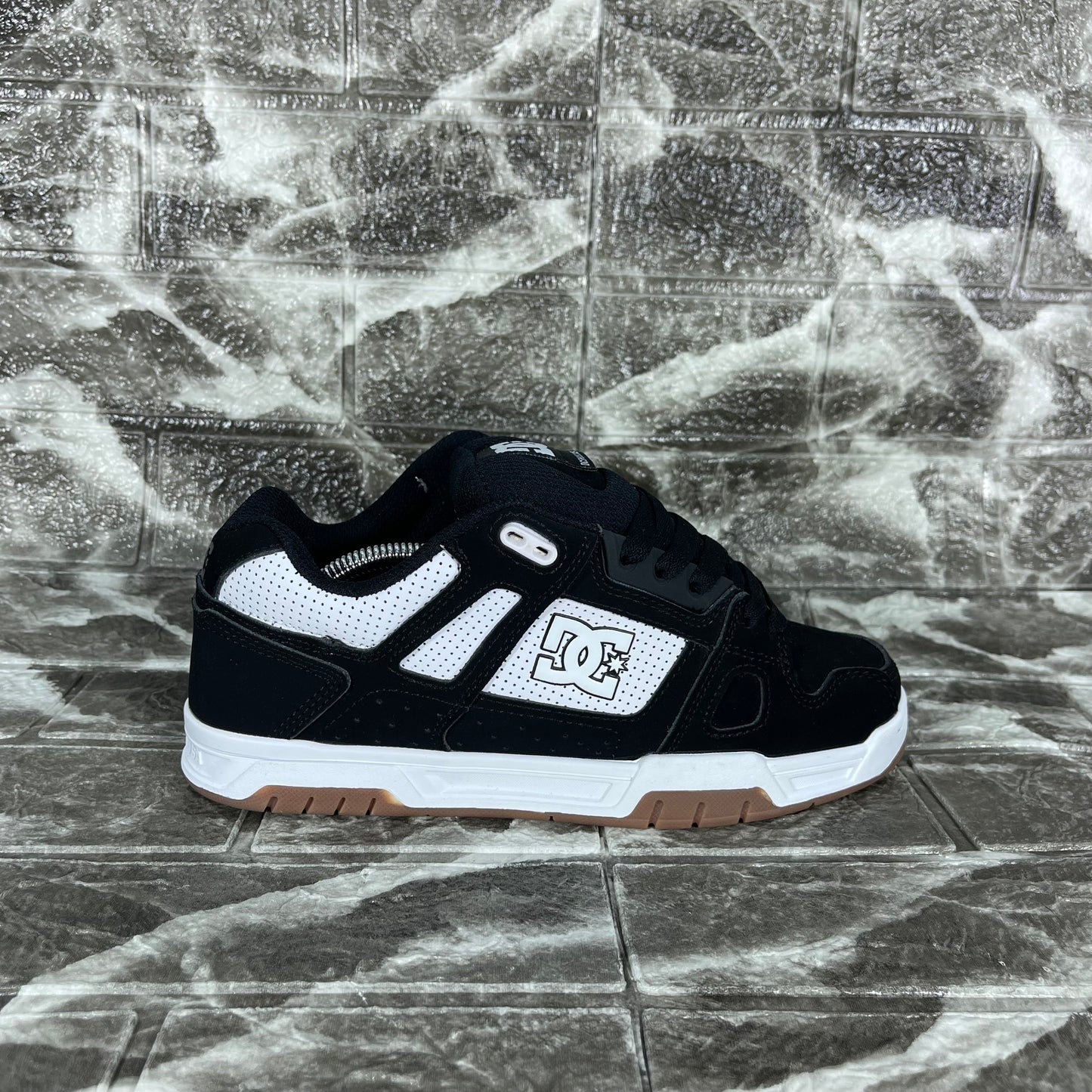DC Shoes