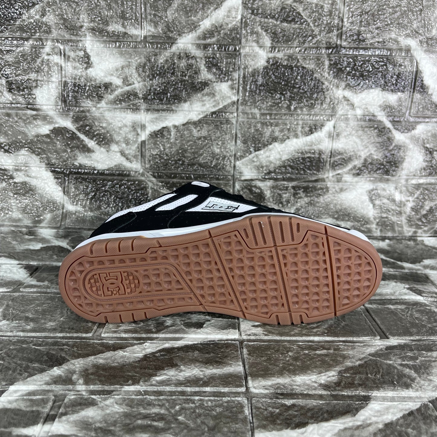 DC Shoes