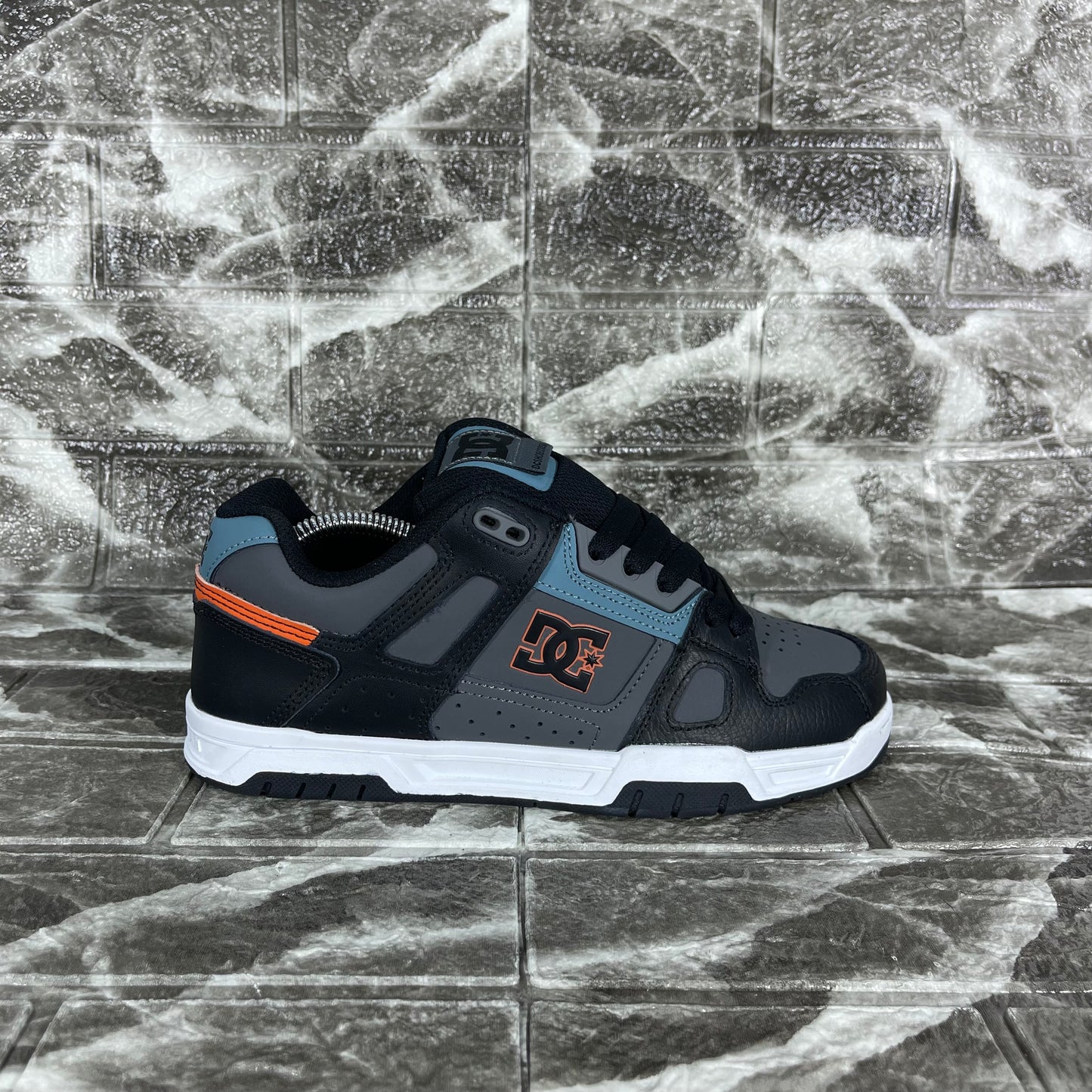 DC Shoes