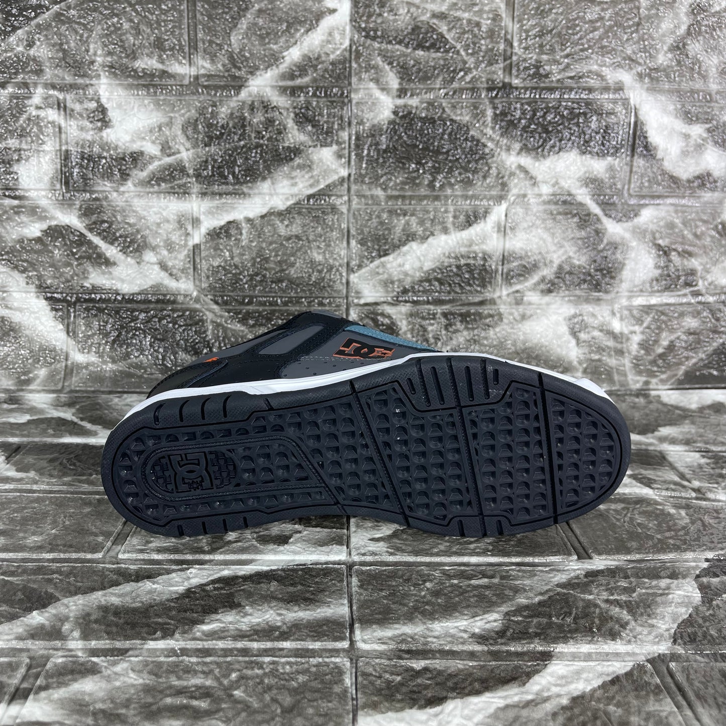 DC Shoes