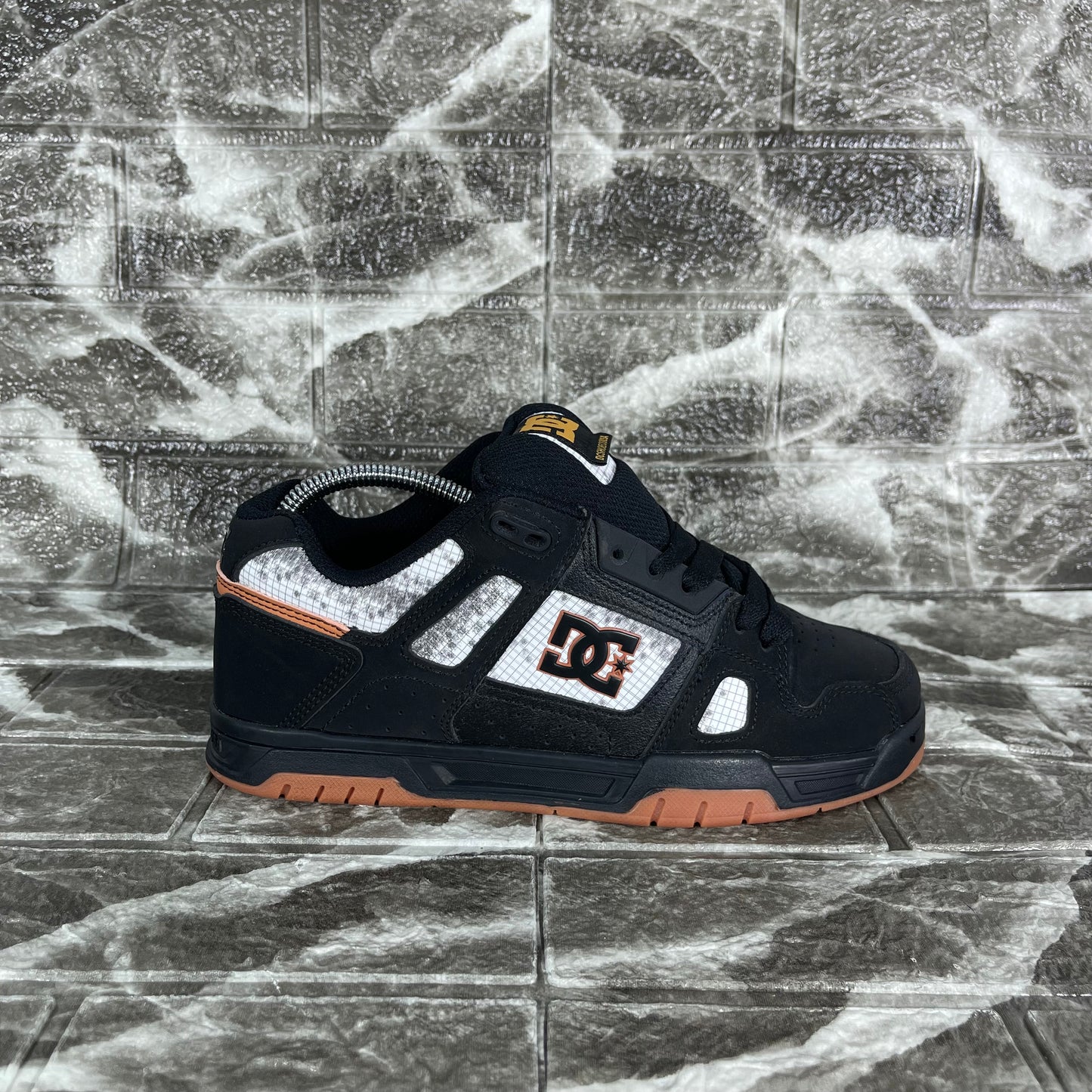 DC Shoes