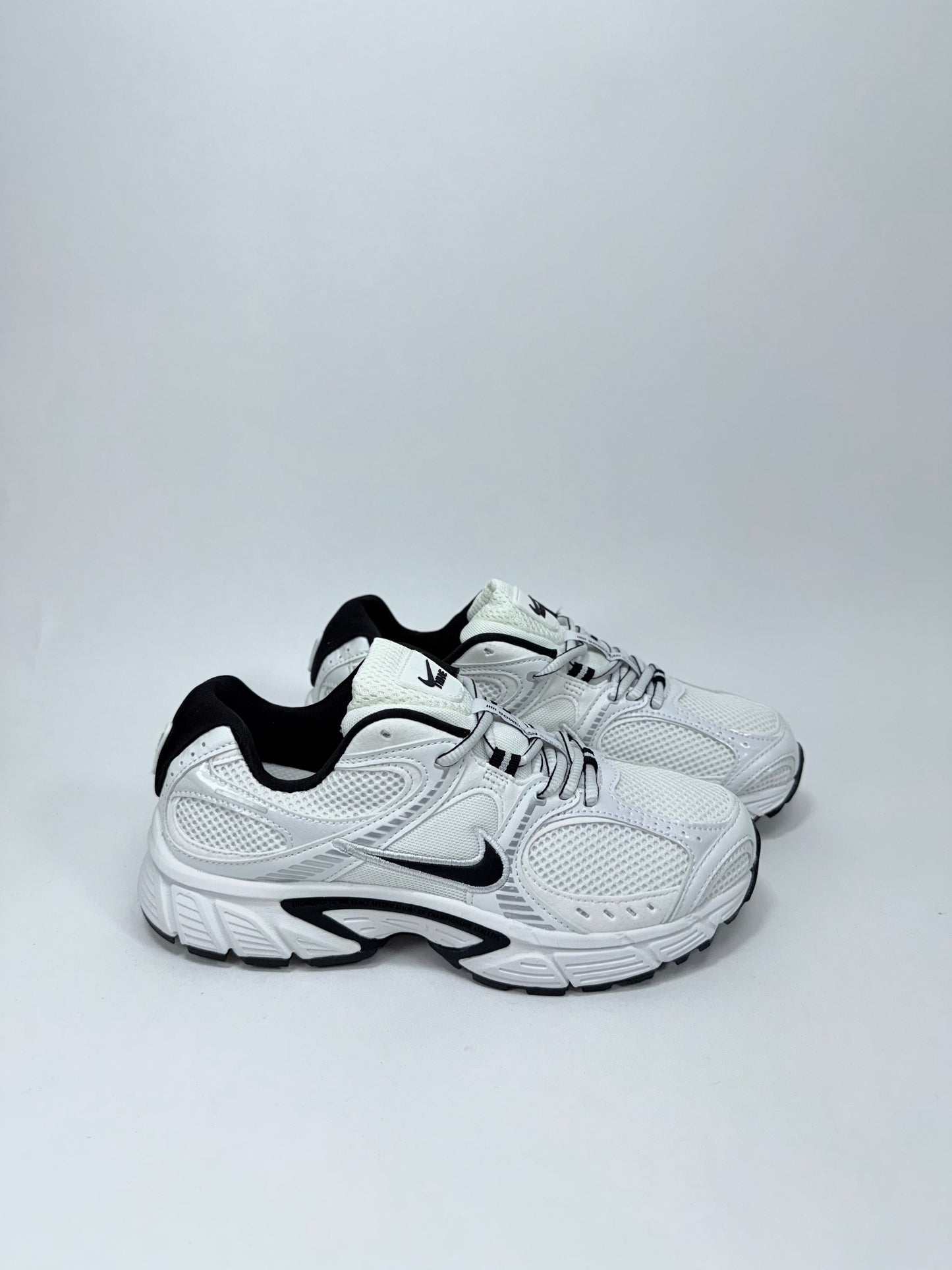 Nike Vomero Blanca Negra