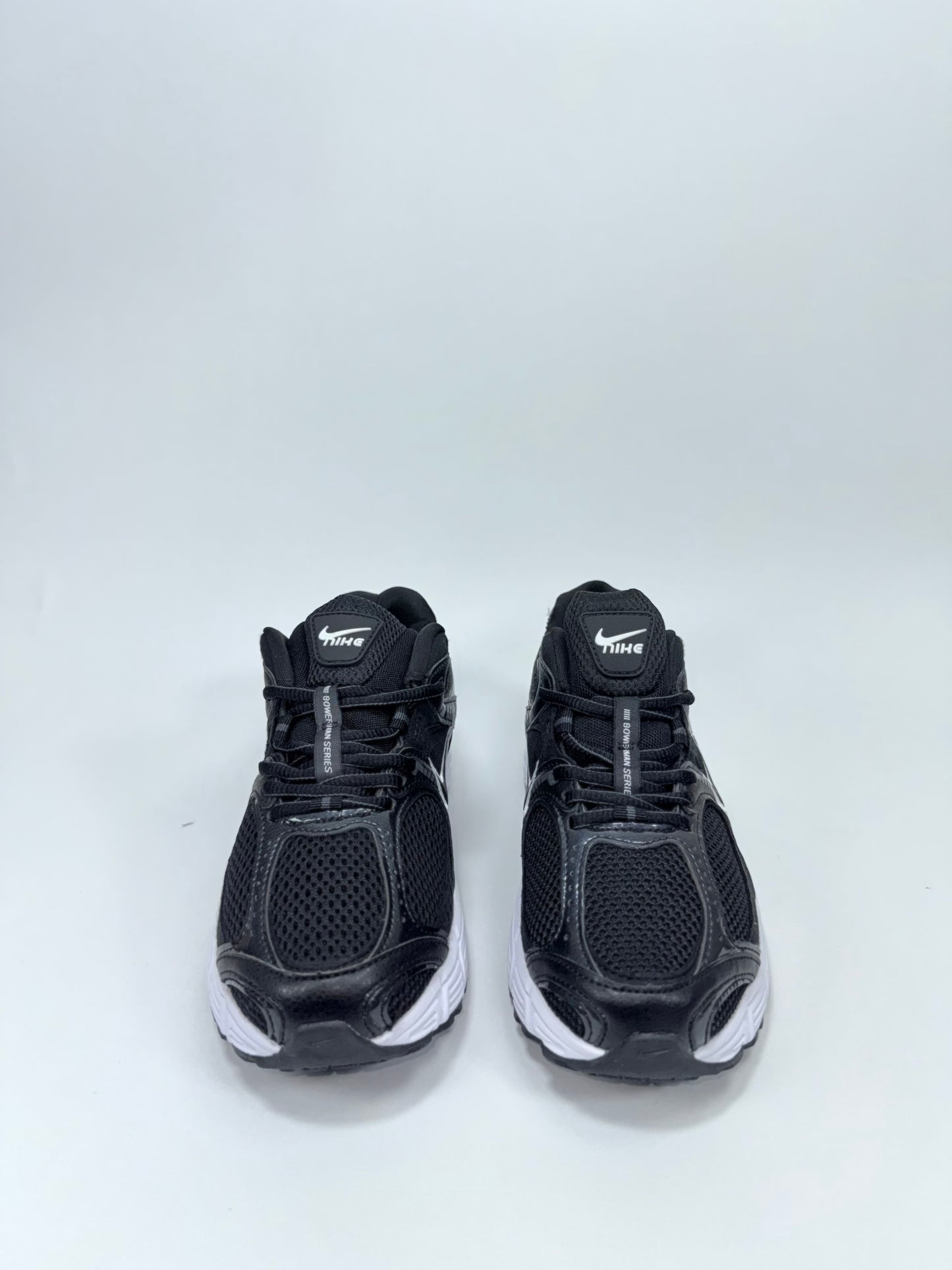 Nike Vomero Negra Blanca