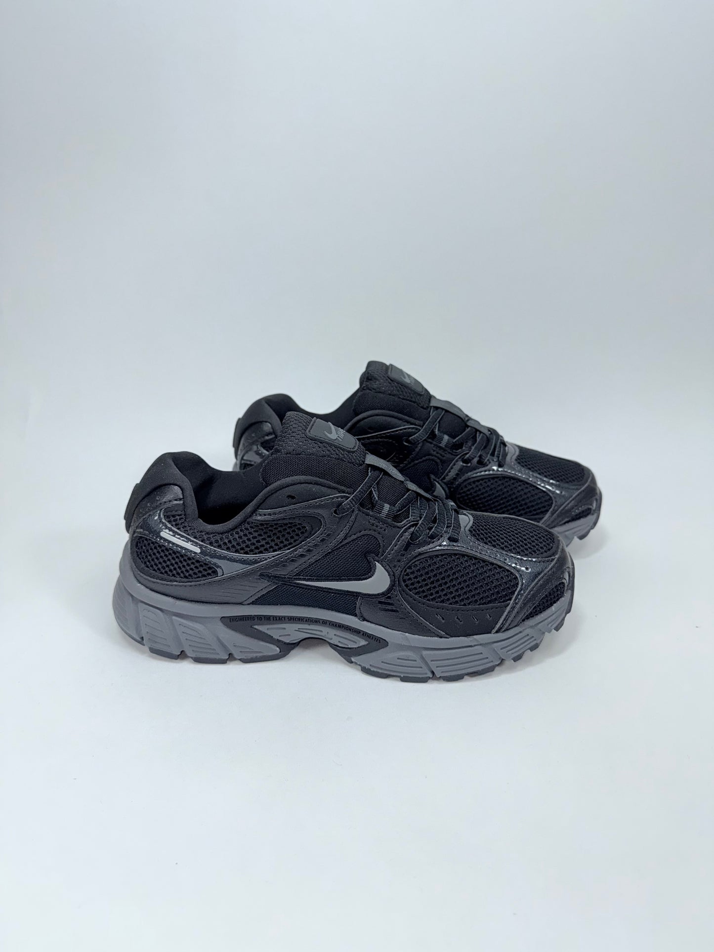 Nike Vomero Negra Gris