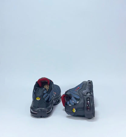 Nike TN Gris Negra Roja