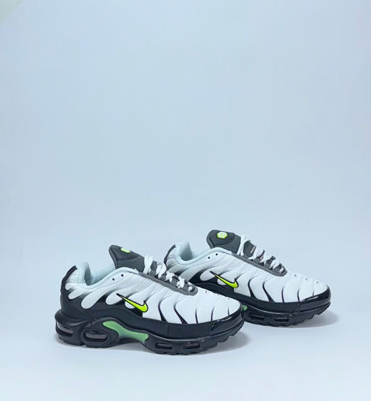 Nike TN Blanca Negra Verde