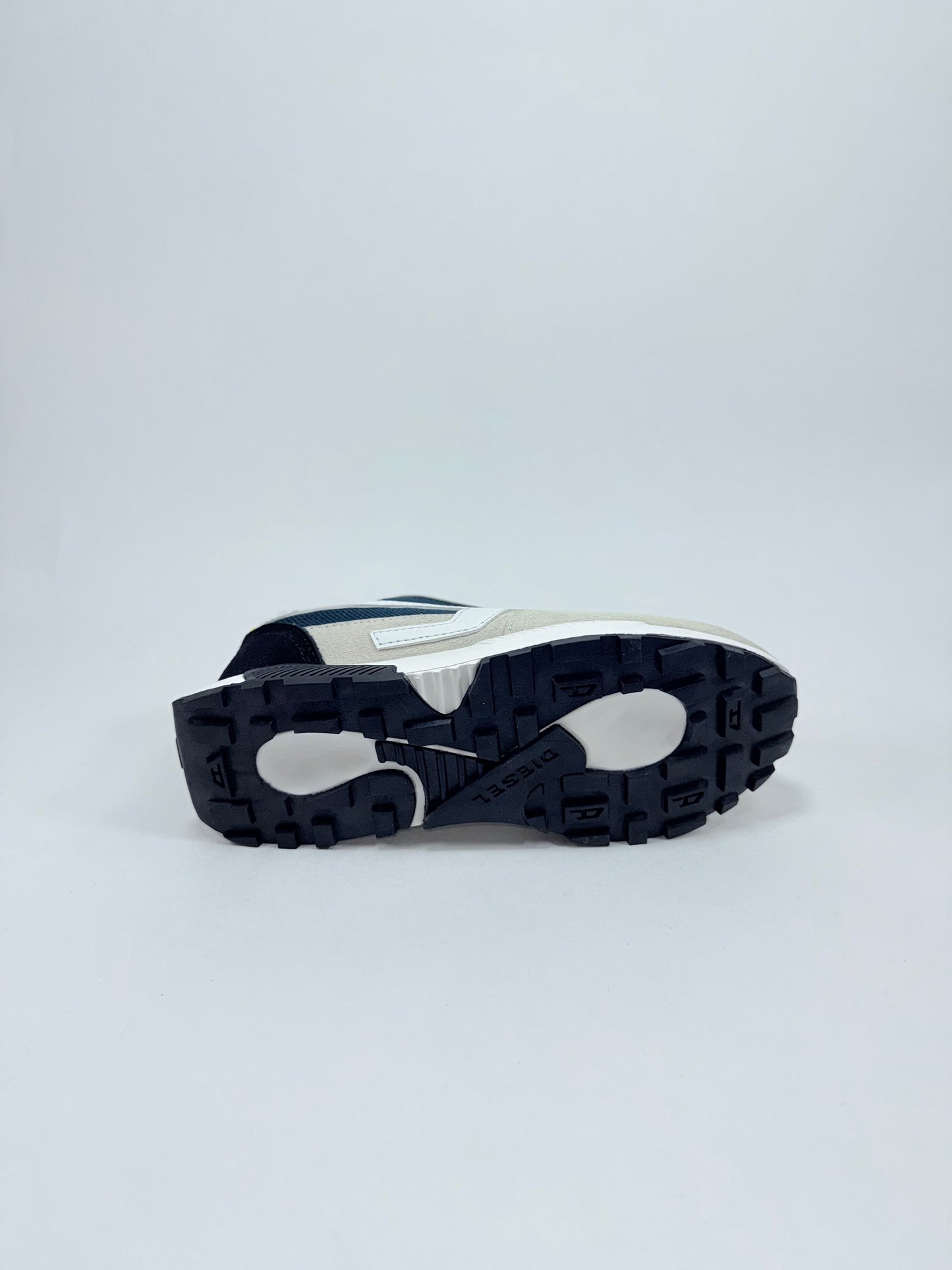 Diesel Styche Gris Negra