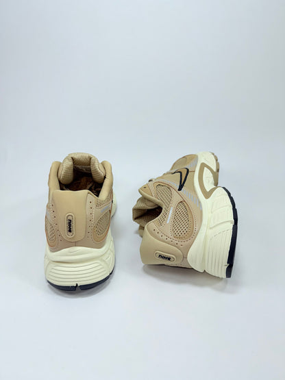 Nike Vomero Beige Negra