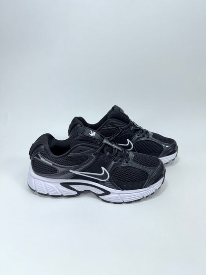 Nike Vomero Negra Blanca